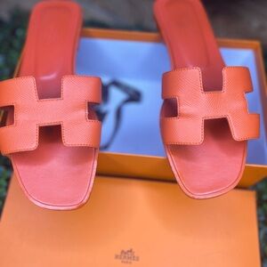 Hermes Orange Oran slide size 40